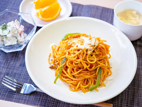 ケチャップが食欲そそるナポリタン