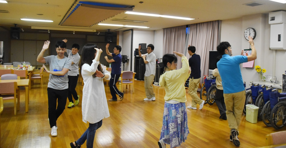 盆踊りチーム ひので盆踊リーダーズ