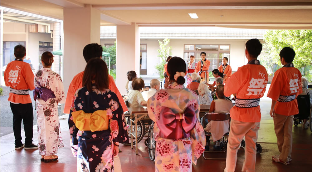 ひのでホームのご入居者と職員で夏祭り