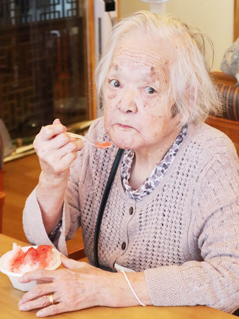 かきごおりを食べるご利用者様